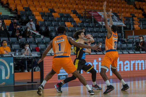 中再创佳绩 中再创佳绩