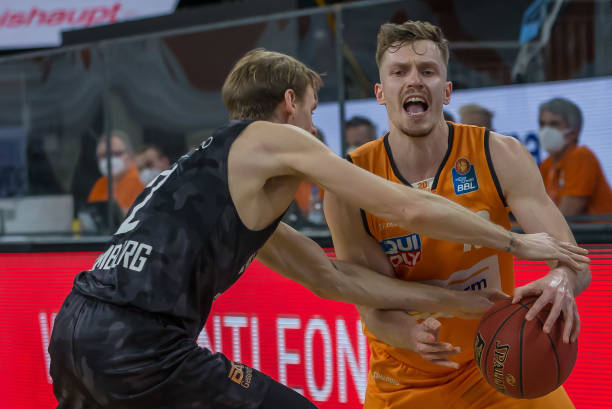 泛人群中的 泛人群中的